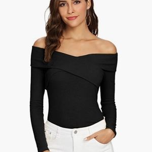 Off the shoulder long sleeve black top. Size M